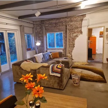 Apartment Hut 16 Bed, & Prive Wellness